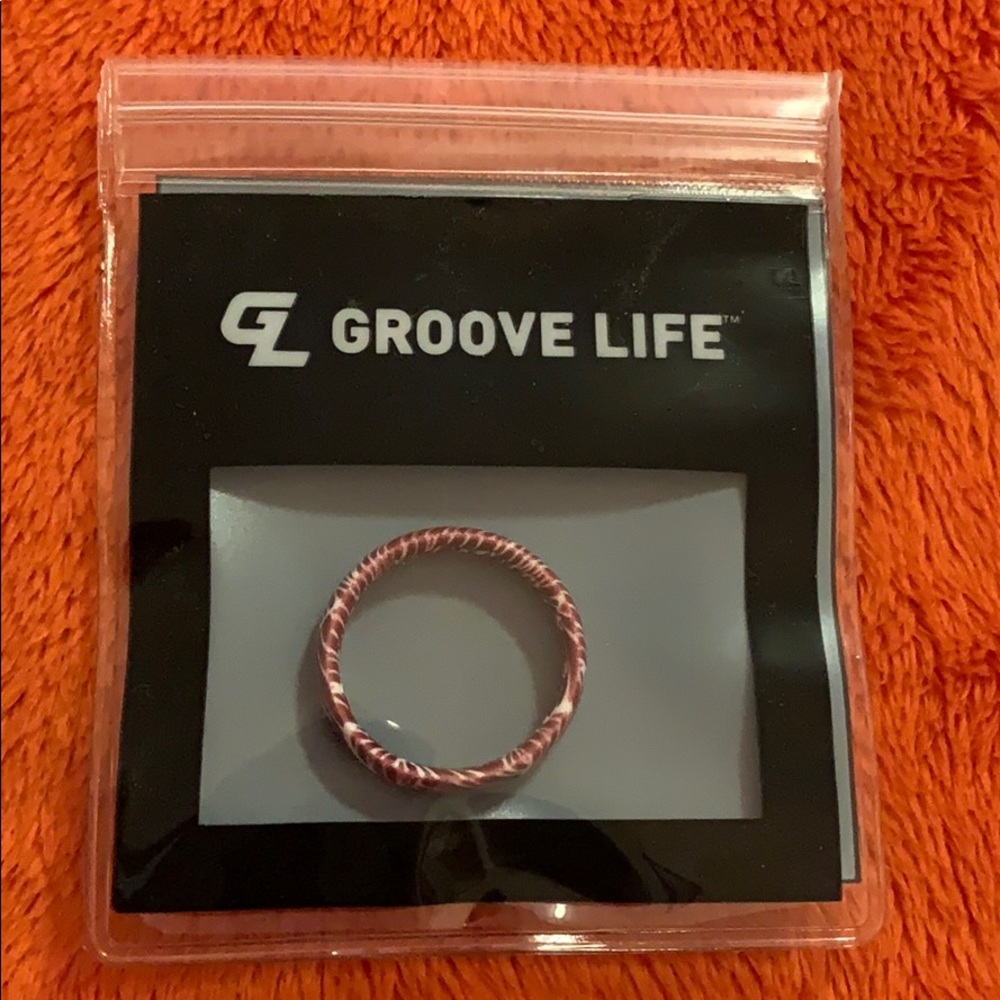Groove ring